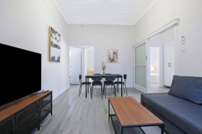 City Centre Comfort - Your Home in Vibrant Brisbane